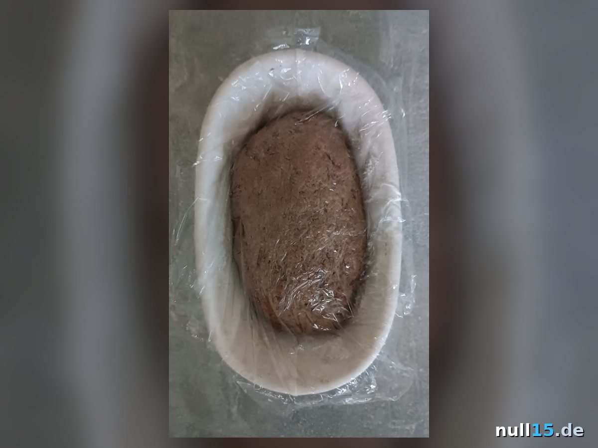 Aufgegangener Teig in der Form nach 2 bis 3 Stunden