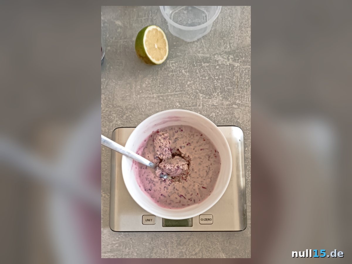 Skyr-Beeren-Eis nach einer Stunde im Tiefkühler